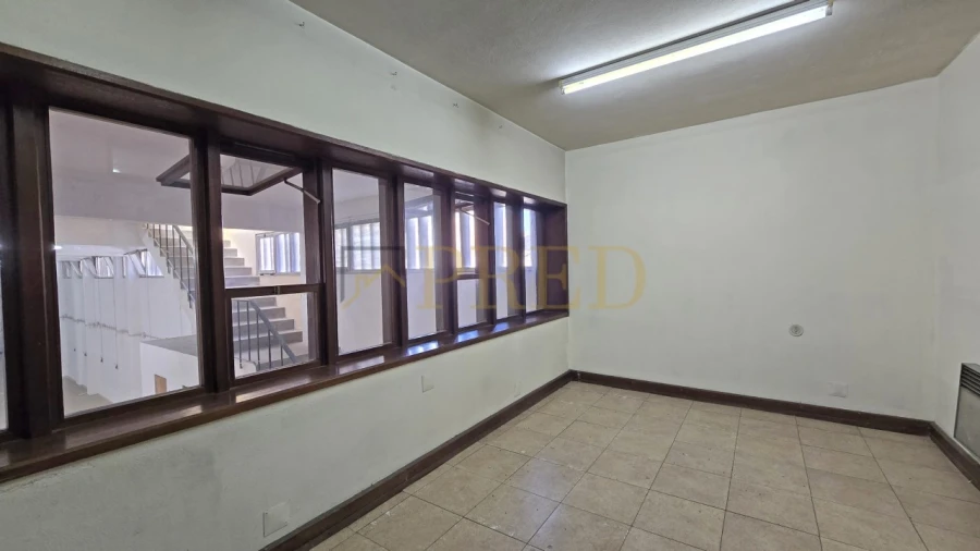 Armazém para Arrendamento em Matosinhos e Leça da Palmeira Foto 14