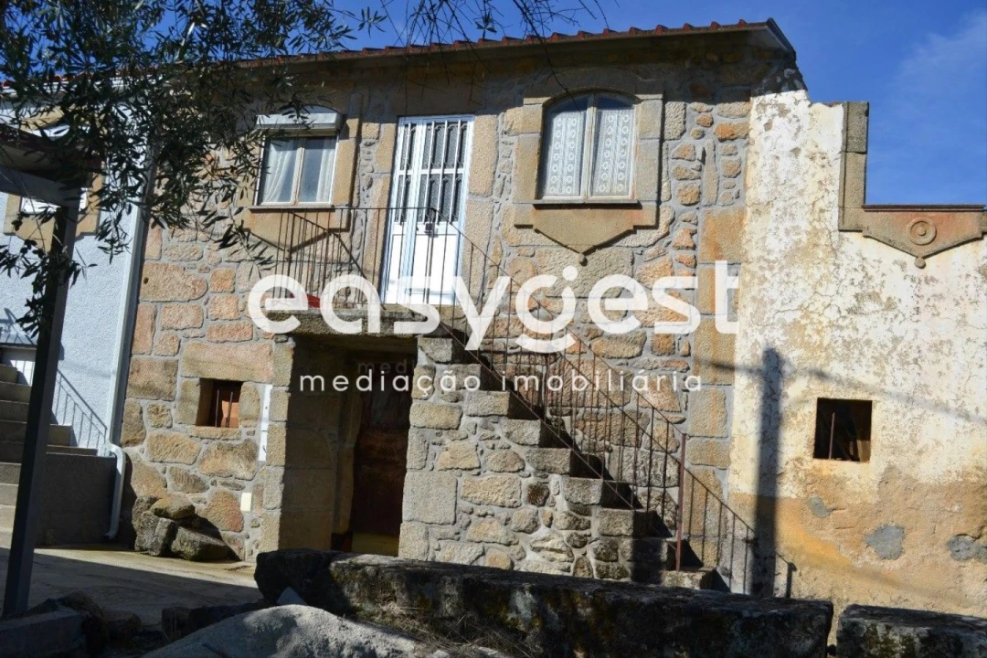 Moradia T3 para Venda em Santiago Foto 1