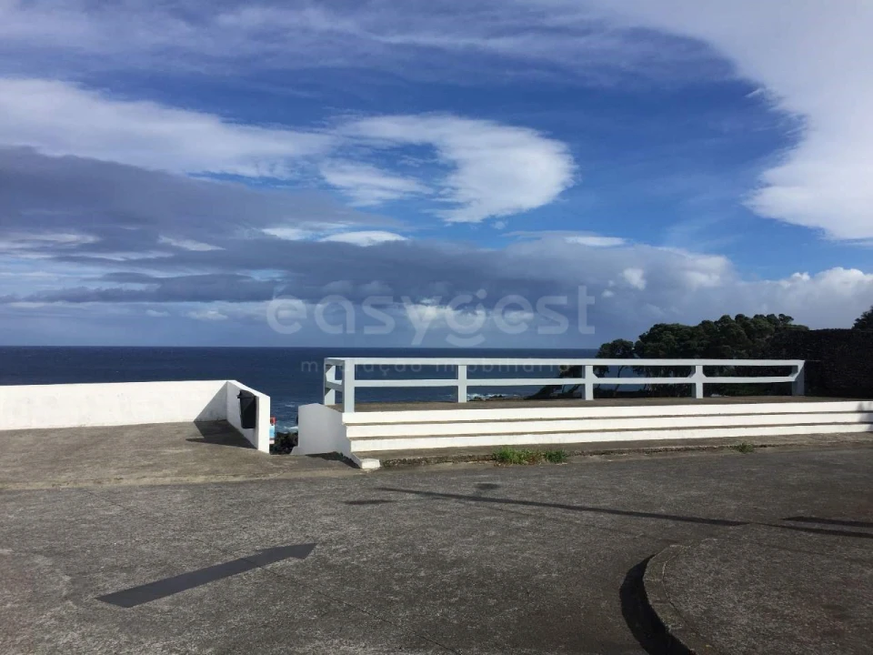 Moradia T3 para Venda em Calhetas Foto 13