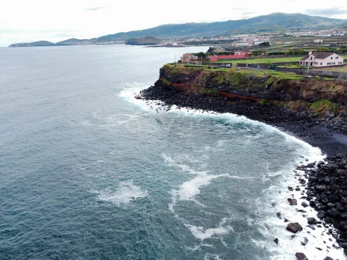 Moradia T3 para Venda em Calhetas Foto 8