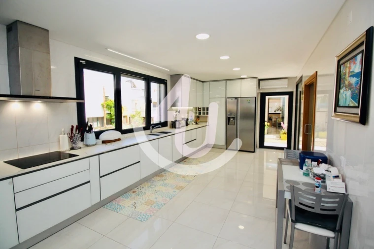 Moradia T4 para Venda em São Martinho do Porto Foto 39