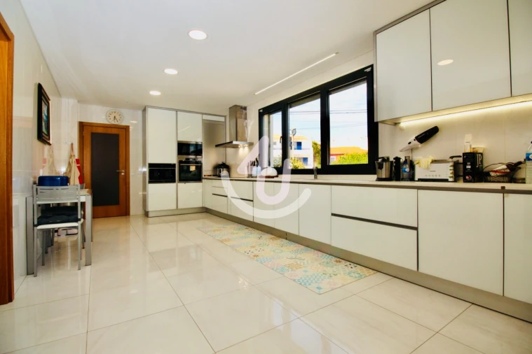 Moradia T4 para Venda em São Martinho do Porto Foto 40