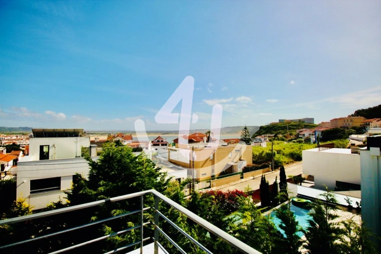 Moradia T4 para Venda em São Martinho do Porto Foto 102