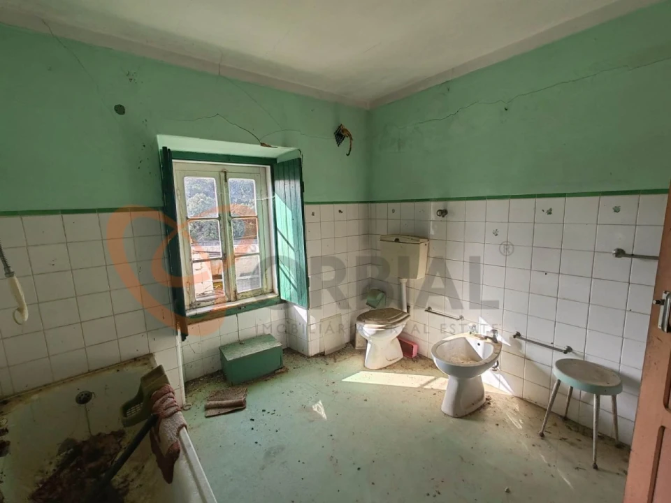 Moradia T6 para Venda em Santana da Serra Foto 5