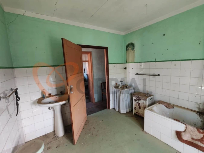 Moradia T6 para Venda em Santana da Serra Foto 6