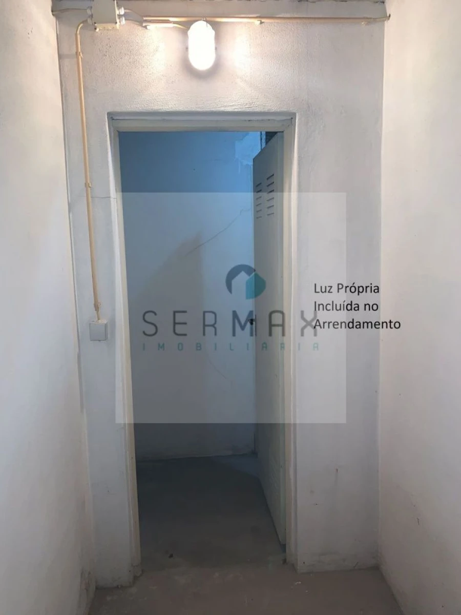 Garagem para Venda em Bougado (São Martinho e Santiago) Foto 3