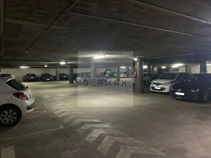 Garagem para Venda em Bougado (São Martinho e Santiago)