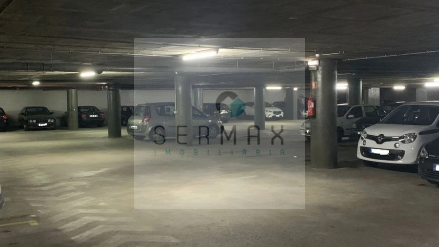 Garagem para Venda em Bougado (São Martinho e Santiago)