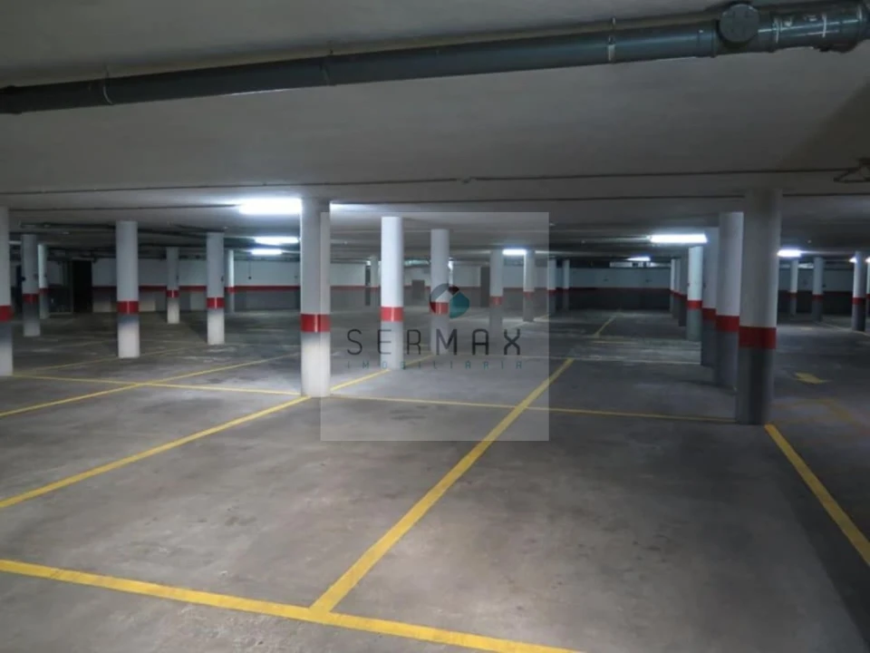 Garagem para Venda em Bougado (São Martinho e Santiago) Foto 4