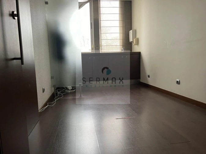 Loja para Venda em Lordelo do Ouro e Massarelos Foto 12