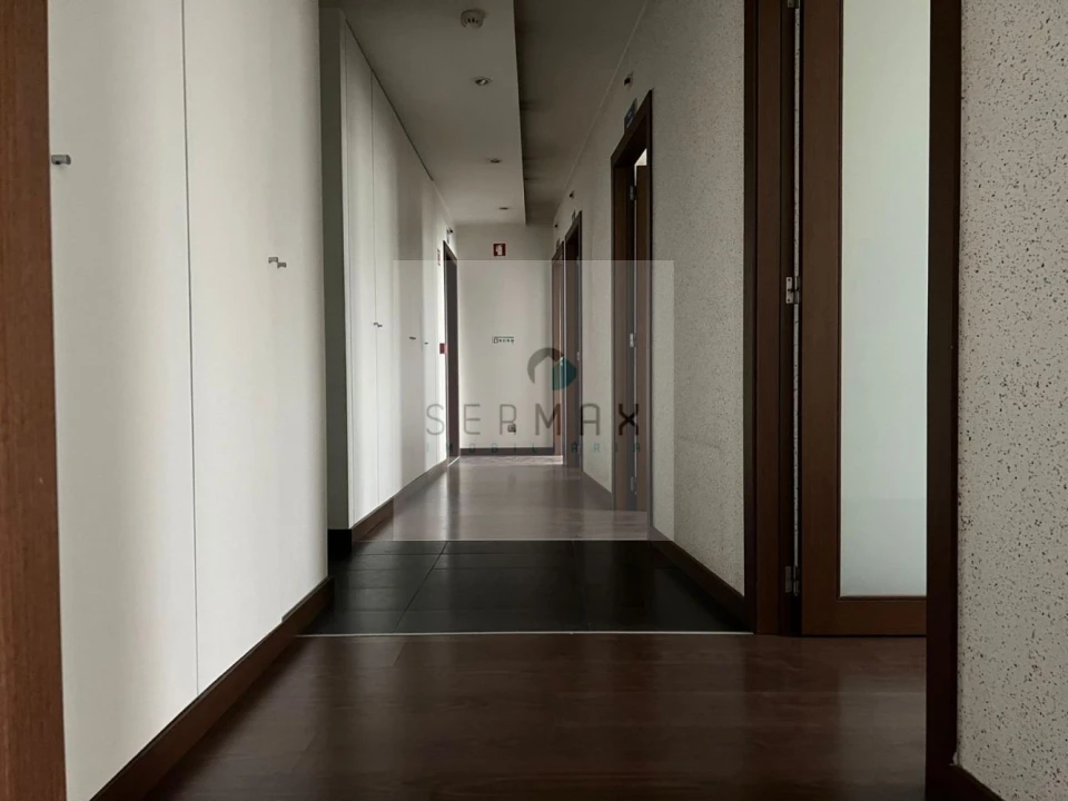 Loja para Venda em Lordelo do Ouro e Massarelos Foto 16