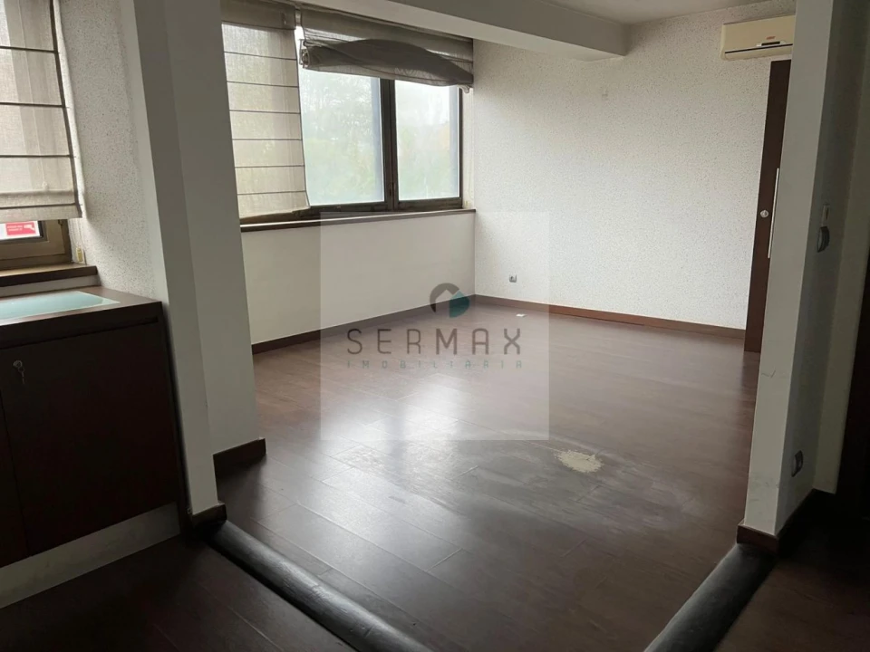 Loja para Venda em Lordelo do Ouro e Massarelos Foto 3