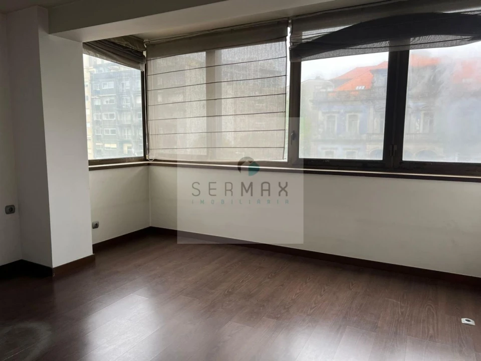 Loja para Venda em Lordelo do Ouro e Massarelos Foto 2