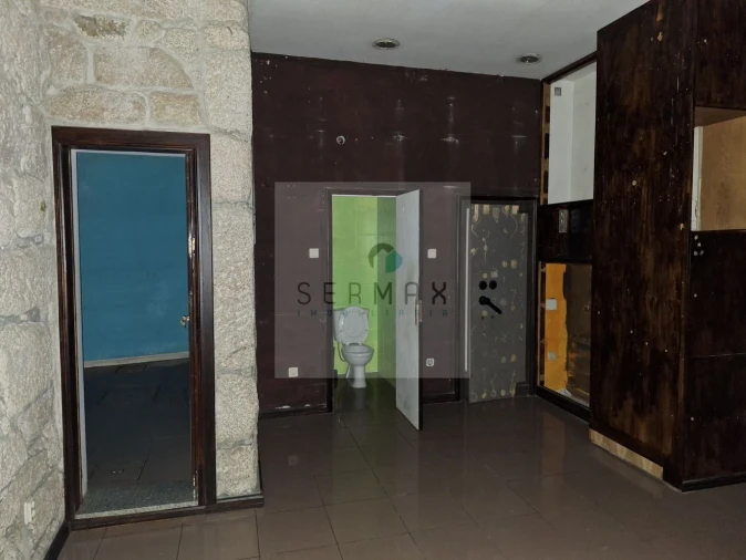 Loja para Arrendamento em Cedofeita, Santo Ildefonso, Sé, Miragaia, São Nicolau e Vitória Foto 3