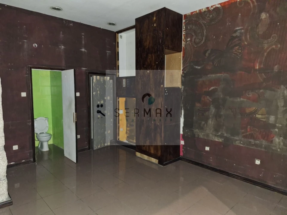 Loja para Arrendamento em Cedofeita, Santo Ildefonso, Sé, Miragaia, São Nicolau e Vitória Foto 4