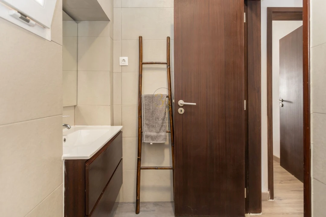 Moradia T3 para Venda em Santa Maria do Castelo e Santiago e Santa Susana Foto 36