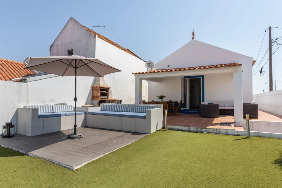 Moradia T3 para Venda em Santa Maria do Castelo e Santiago e Santa Susana Foto 1