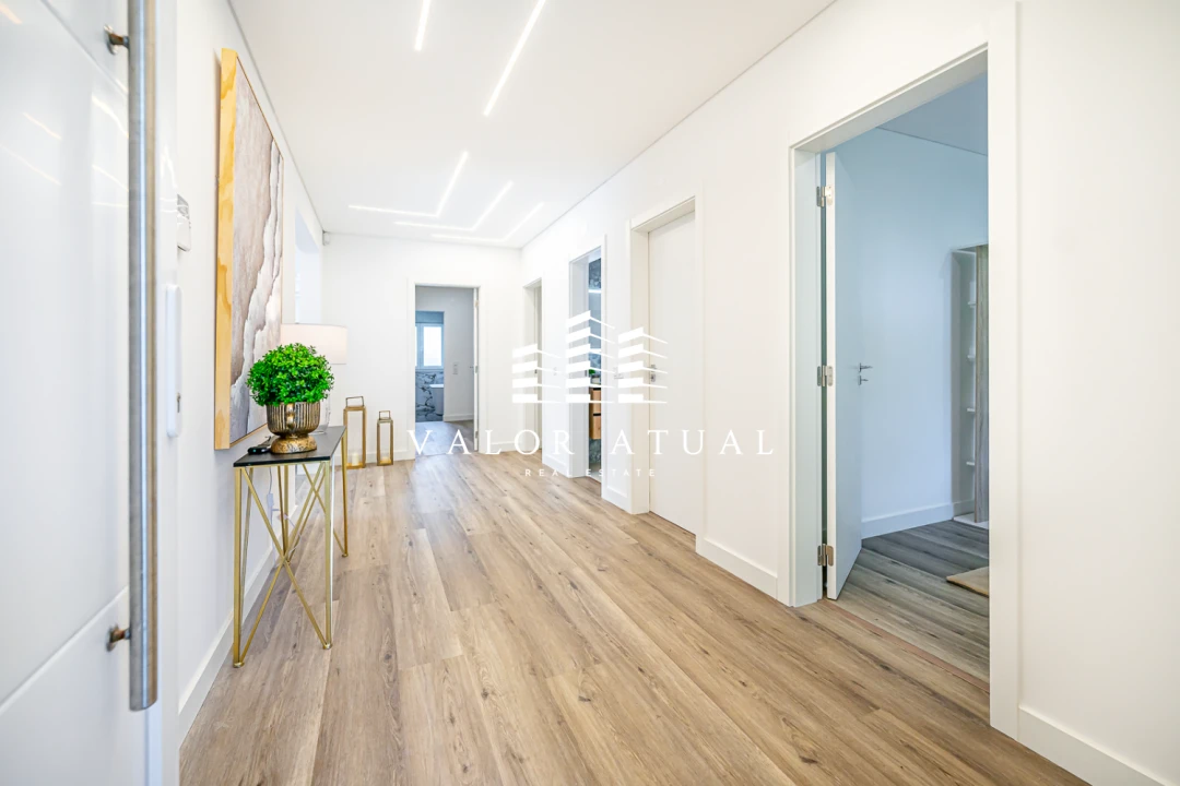 Moradia T4 para Venda em Charneca de Caparica e Sobreda Foto 12