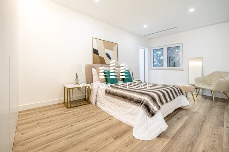 Moradia T4 para Venda em Charneca de Caparica e Sobreda Foto 22