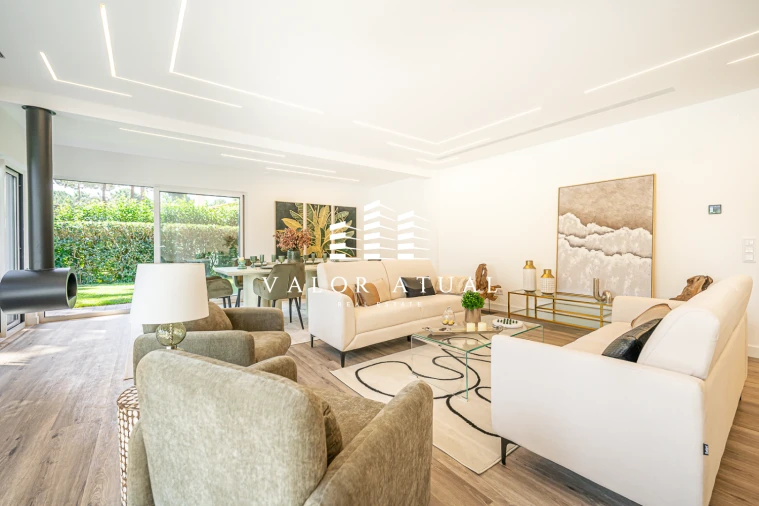 Moradia T4 para Venda em Charneca de Caparica e Sobreda Foto 13