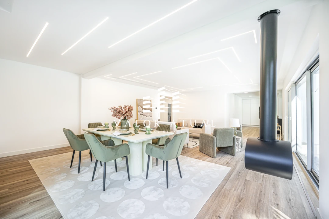 Moradia T4 para Venda em Charneca de Caparica e Sobreda Foto 3