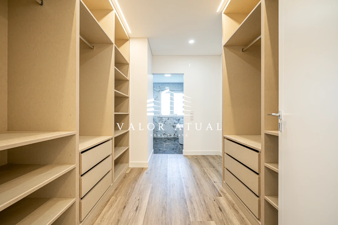 Moradia T4 para Venda em Charneca de Caparica e Sobreda Foto 25