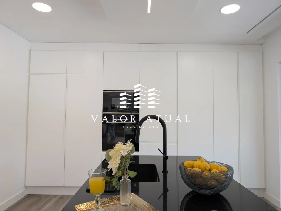 Moradia T4 para Venda em Charneca de Caparica e Sobreda Foto 9