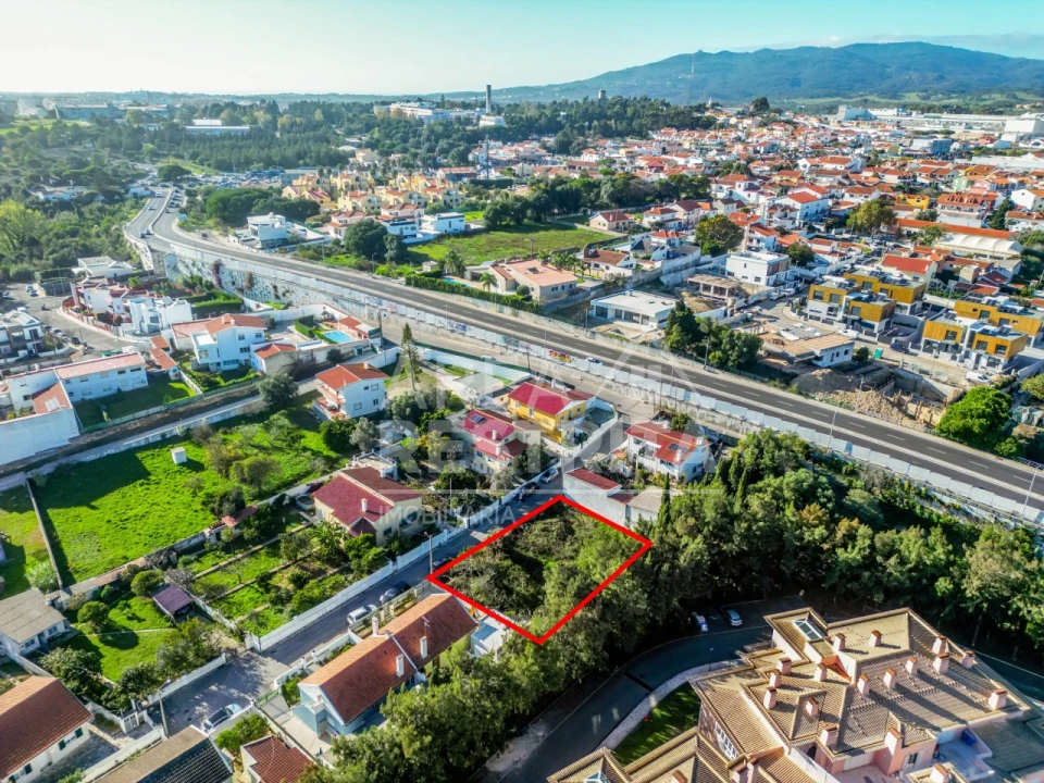 Terreno para Venda em Alcabideche Foto 2
