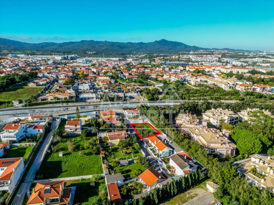 Terreno para Venda em Alcabideche Foto 3
