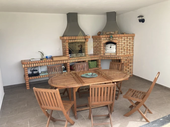 Moradia T4 para Venda em Carvoeira Foto 8