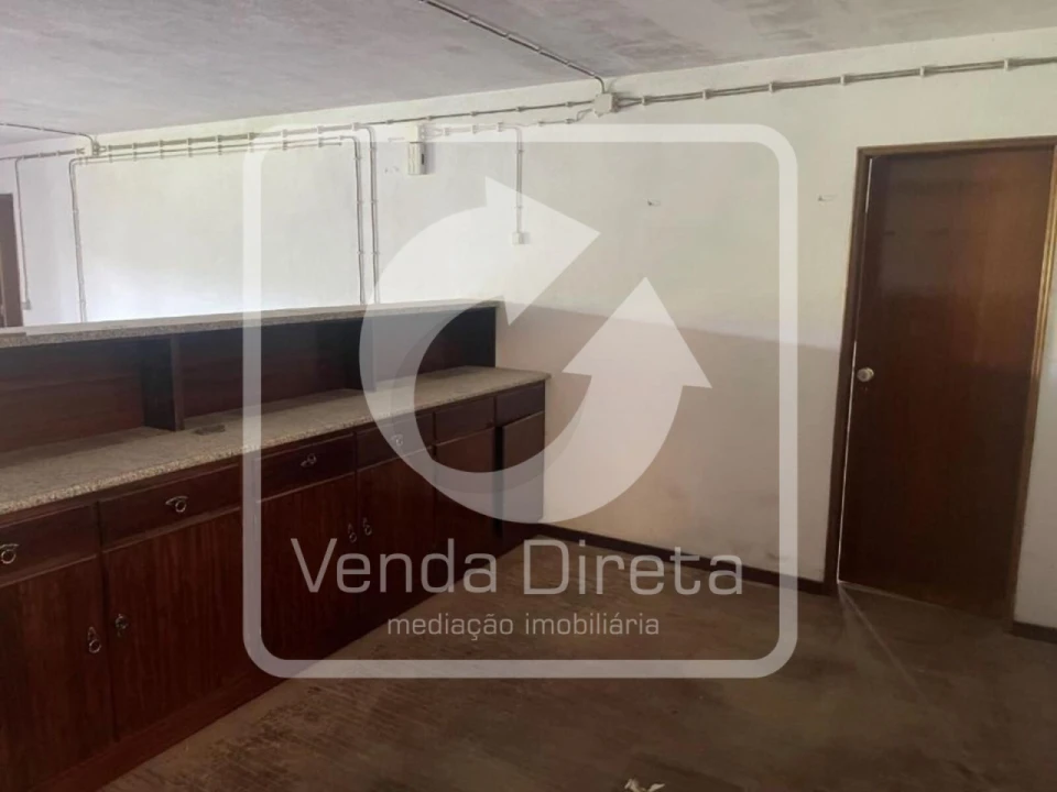 Armazém para Venda em Amiais de Baixo Foto 15