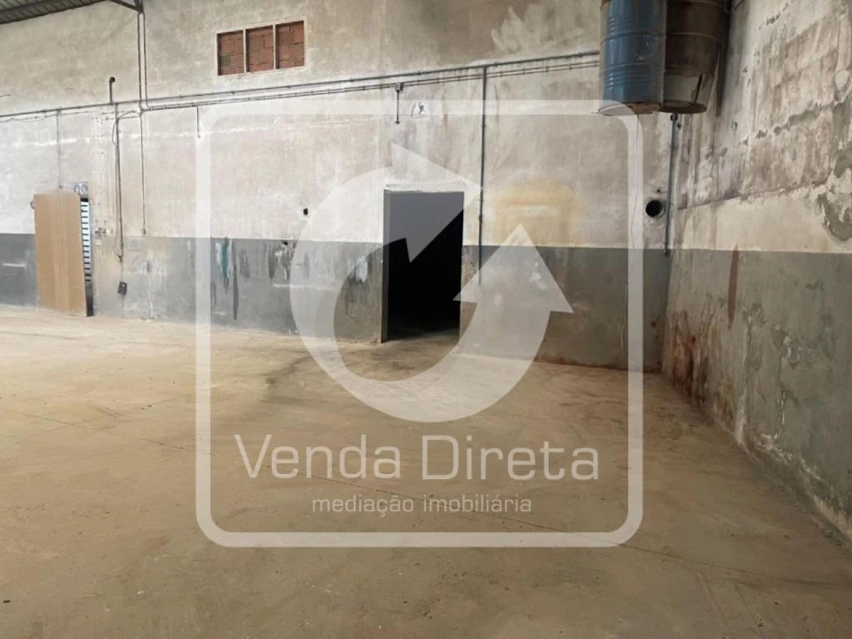 Armazém para Venda em Amiais de Baixo Foto 19