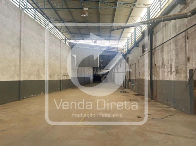 Armazém para Venda em Amiais de Baixo Foto 4