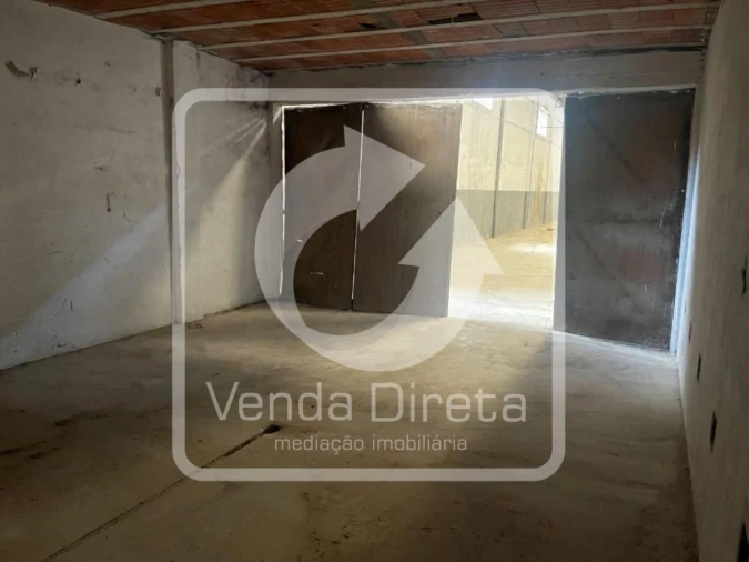 Armazém para Venda em Amiais de Baixo Foto 18