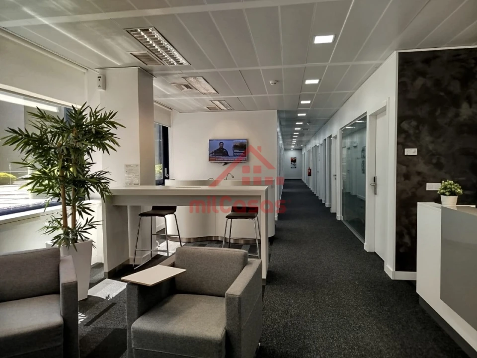 Escritório para Arrendamento em Campo de Ourique Foto 11