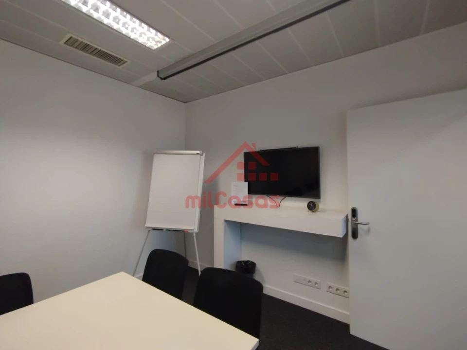 Escritório para Arrendamento em Campo de Ourique Foto 18