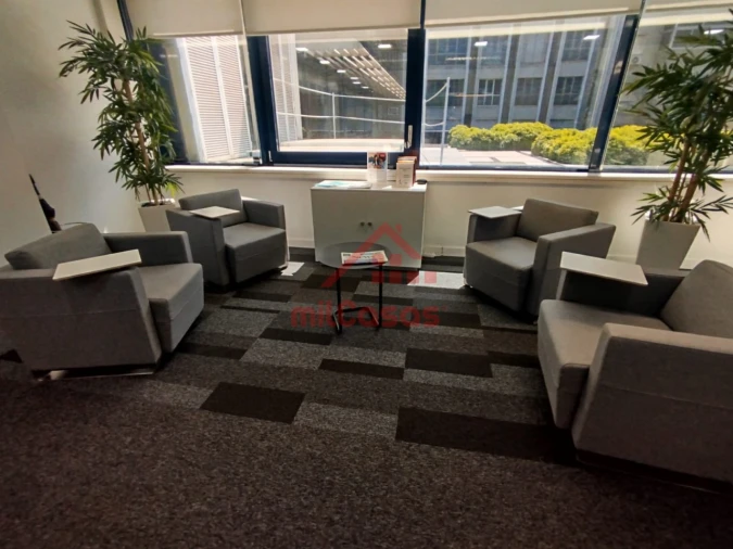 Escritório para Arrendamento em Campo de Ourique Foto 3