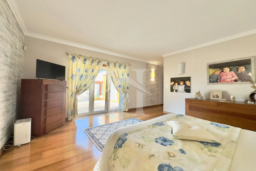 Moradia T4 para Venda em Foz do Arelho Foto 17