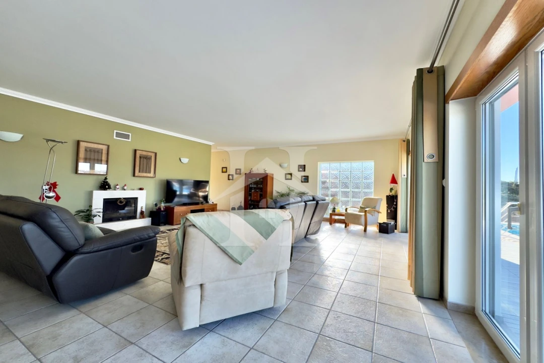 Moradia T4 para Venda em Foz do Arelho Foto 22