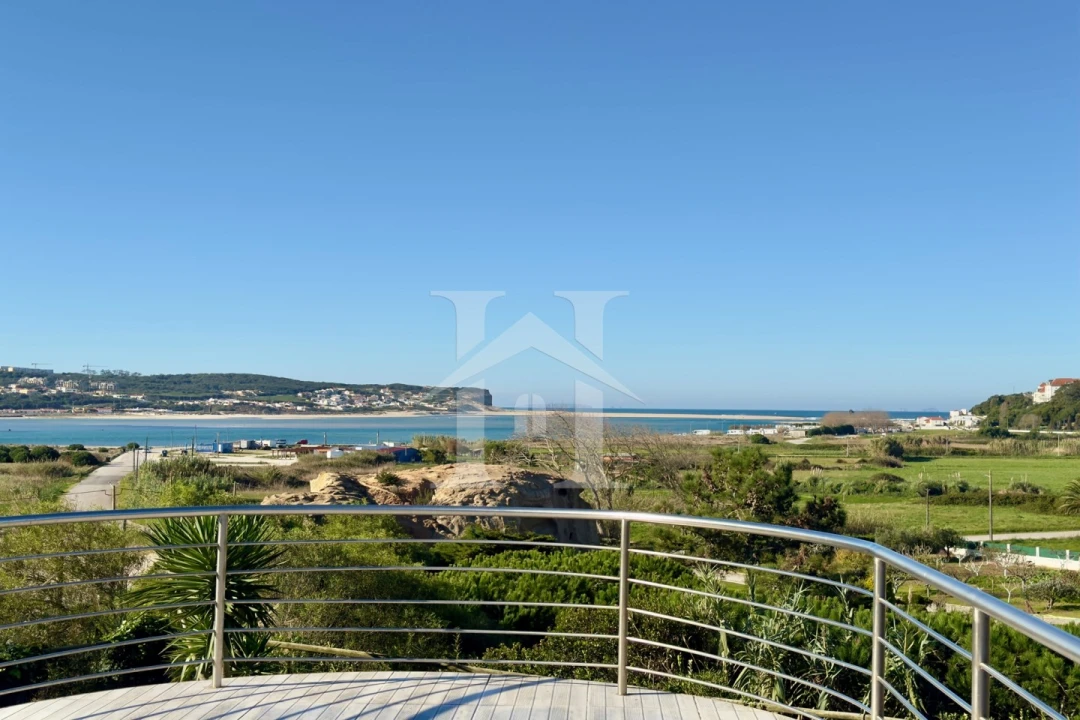 Moradia T4 para Venda em Foz do Arelho Foto 1