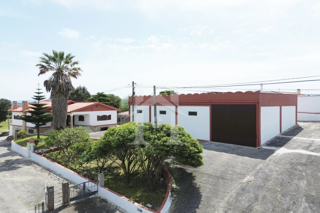 Moradia T3 para Venda em Olho Marinho Foto 1