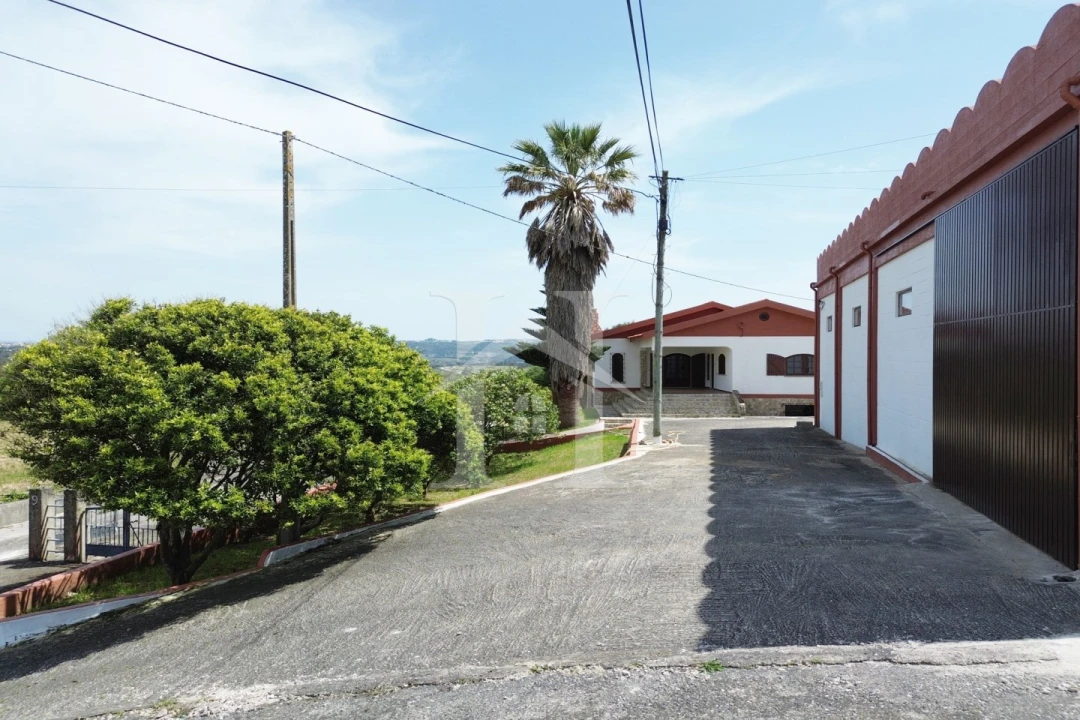 Moradia T3 para Venda em Olho Marinho Foto 5