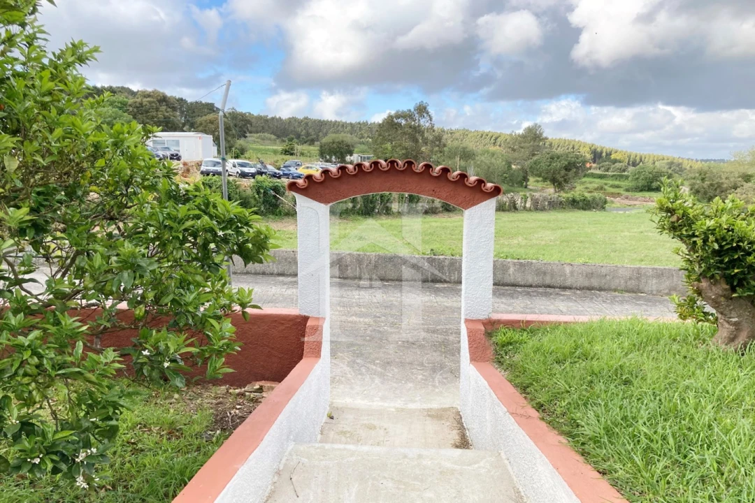 Moradia T3 para Venda em Olho Marinho Foto 8