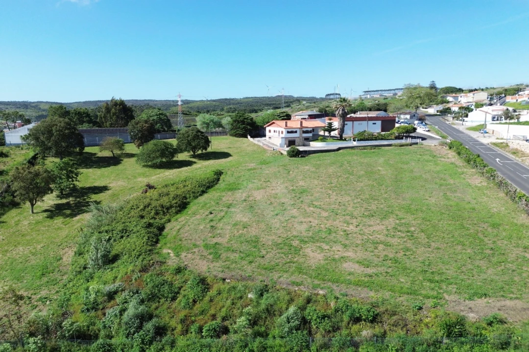 Moradia T3 para Venda em Olho Marinho Foto 2