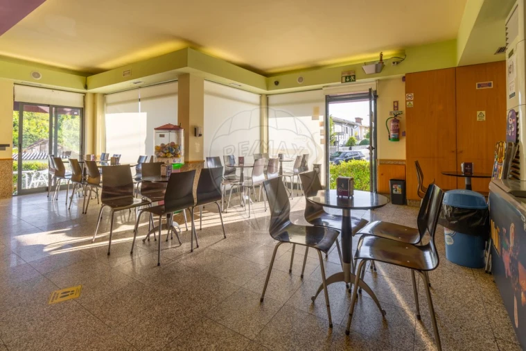 Negócio para Venda em Madalena Foto 2