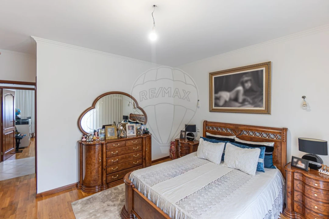 Moradia T5 para Venda em Nogueira da Regedoura Foto 29