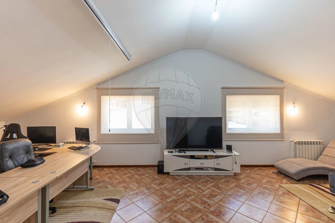 Moradia T5 para Venda em Nogueira da Regedoura Foto 39