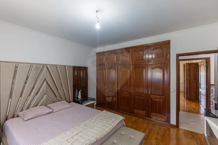 Moradia T5 para Venda em Nogueira da Regedoura Foto 26