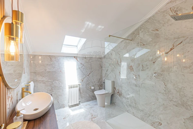 Moradia T5 para Venda em Nogueira da Regedoura Foto 38