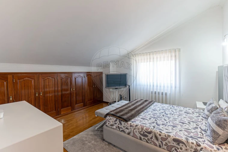 Moradia T5 para Venda em Nogueira da Regedoura Foto 35